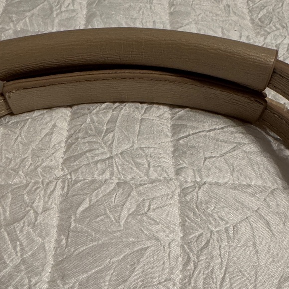 Neiman Marcus champagne shimmer Women's Tote Bag Excellent Condition no callouts - Picture 4 of 7